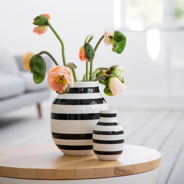 Crno-bijela vaza od kamenine Kähler Design Omaggio, visina 20 cm-image-1