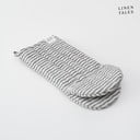 Lanena kuhinjska rukavica Thin Black Stripes – Linen Tales