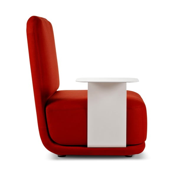 Crvena fotelja s bijelim metalnim stolom Softline Standby High + Side Table