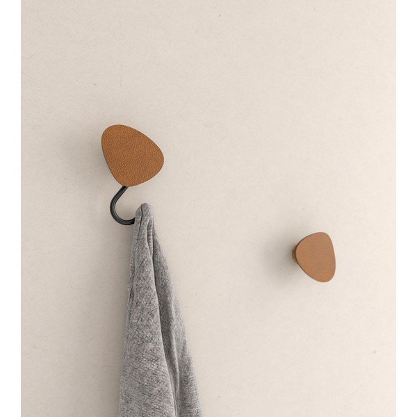 Konjak smeđa željezna zidna kuka Dot S Bull – LIND DNA-image-1