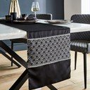 Nadstolnjak od mikrosatena 32x220 cm Deco Sequin – Catherine Lansfield