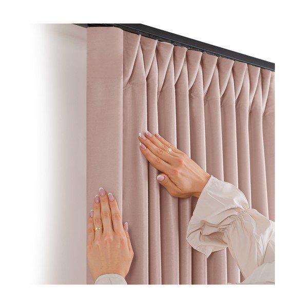 Svijetlo ružičasta zavjesa za djelomično zamračenje od samta 530x225 cm Velto – Filumi-image-2
