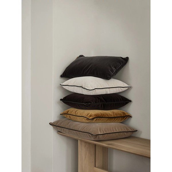 Ukrasna jastučnica od samta 40x40 cm Velvet – Blomus-image-3
