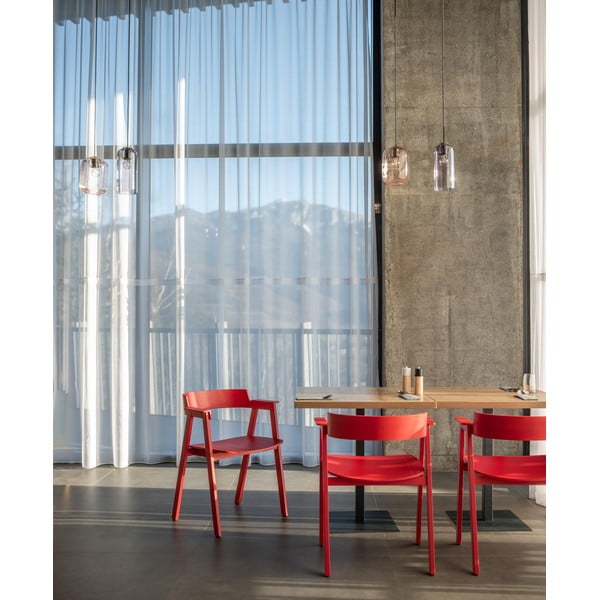 Crvena blagovaonska stolica s naslonima za ruke od punog hrasta Flip – Gazzda-image-3