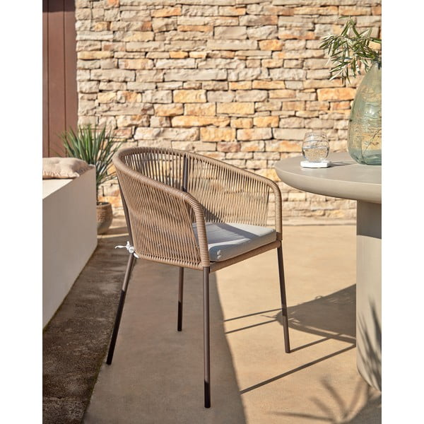 Bež metalna/podstavljena vrtna stolica Yanet – Kave Home-image-1