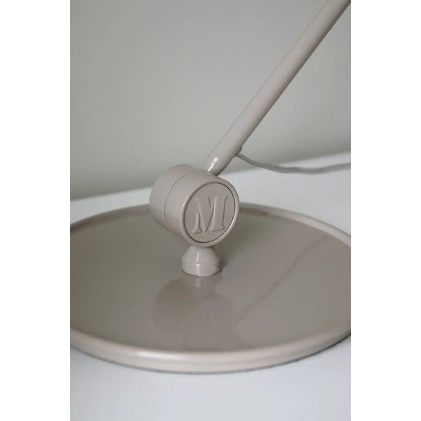 Sivo-bež stolna lampa s metalnim sjenilom (visina 47 cm) Tilt – Markslöjd-image-2