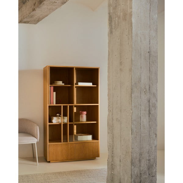 Vitrina u dekoru hrasta s kliznim vratima u prirodnoj boji 100x174x40 cm Helvine – Kave Home-image-1