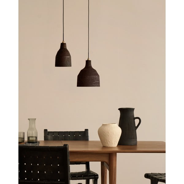 Crna viseća svjetiljka s drvenim sjenilom ø 15 cm Amire – Kave Home-image-2