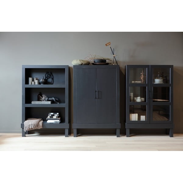 Crna vitrina od masivnog bora 107x160x39 cm Bonk – WOOOD-image-1