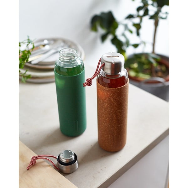 Staklena bočica za vodu s narančastim silikonskim poklopcem Black + Blum G-boca, 600 ml-image-1