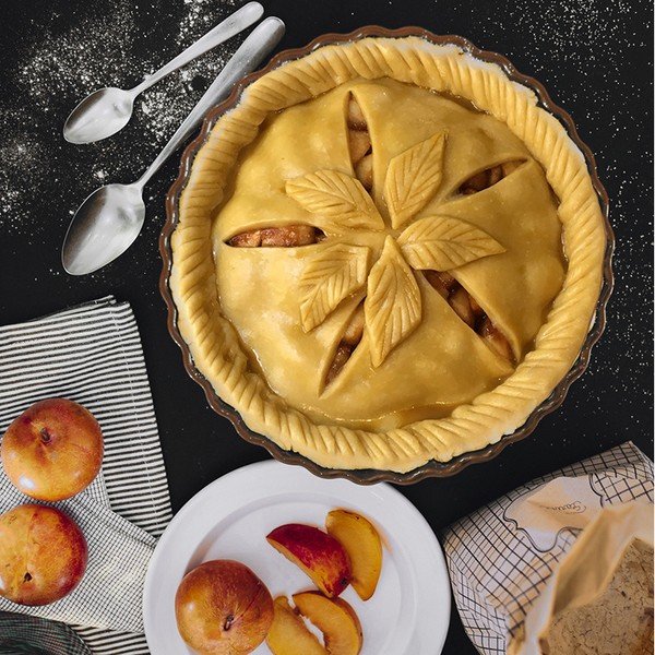 Bež kalup za torte Emile Henry, ⌀ 28 cm-image-1
