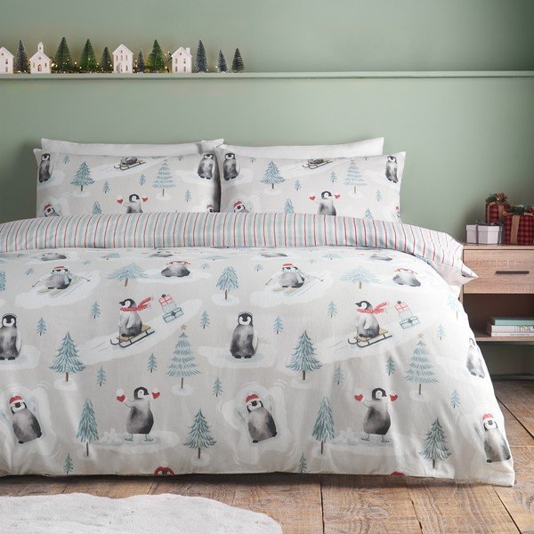 Flanelska posteljina za krevet za jednu osobu u prirodnoj boji 135x200 cm Brushed Christmas Penguins – Catherine Lansfield