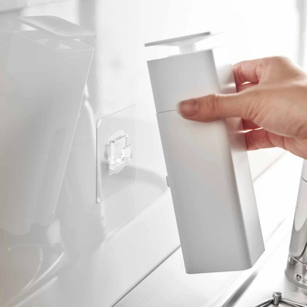 Bijeli plastičan dozator sapuna s postavljanjem bez bušenja 230 ml Film Hook – YAMAZAKI-image-4