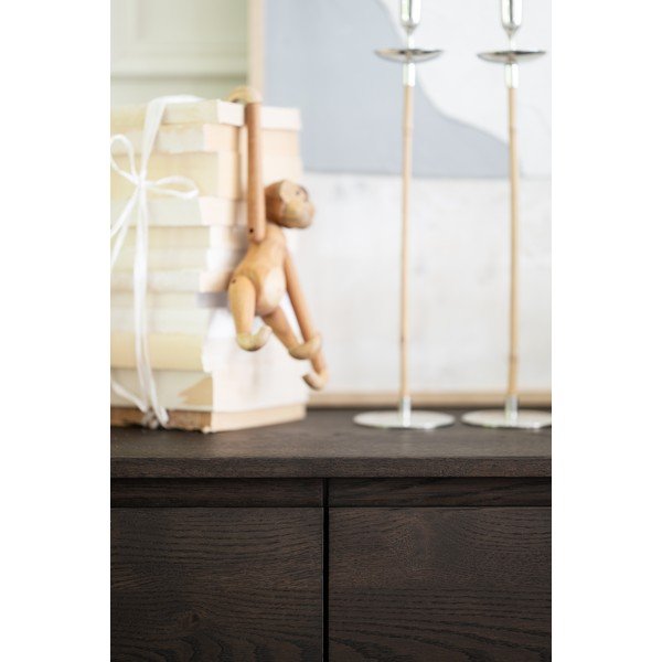Komoda u dekoru hrasta u tamnoj prirodnoj boji 180x70x40 cm Melstone – Rowico-image-4