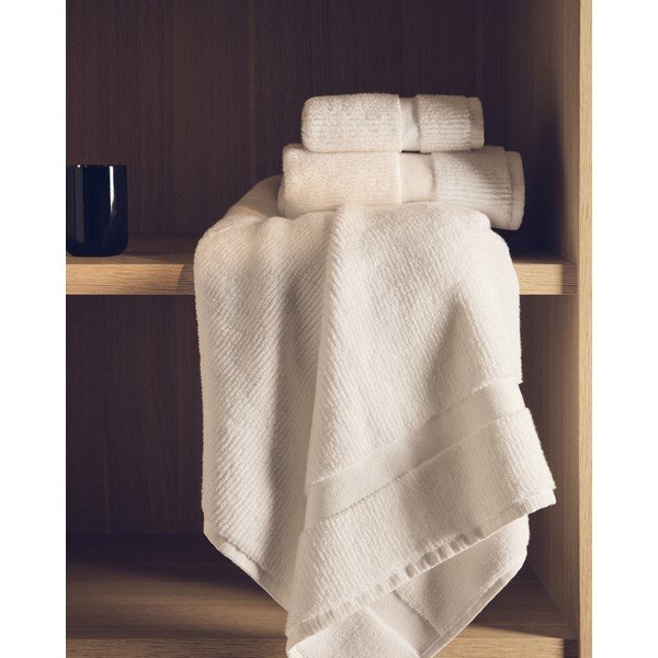 Bijeli pamučan ručnik od frotira 50x90 cm Olvira – Kave Home-image-3