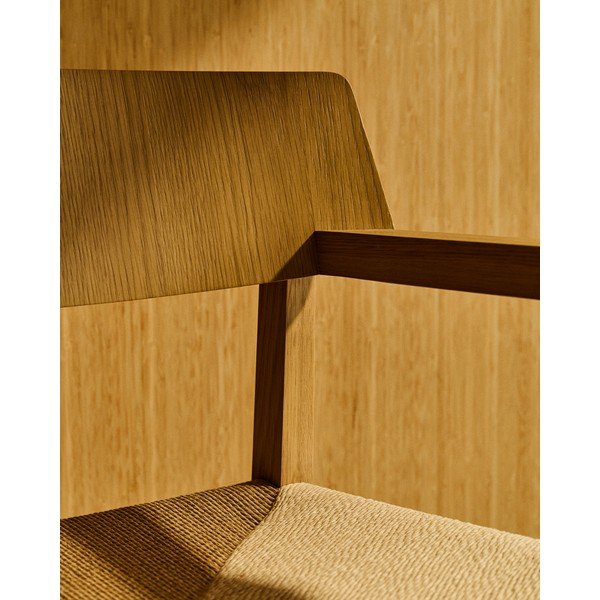 Blagovaonska stolica s naslonima za ruke od punog hrasta u prirodnoj boji Idun – Kave Home-image-4