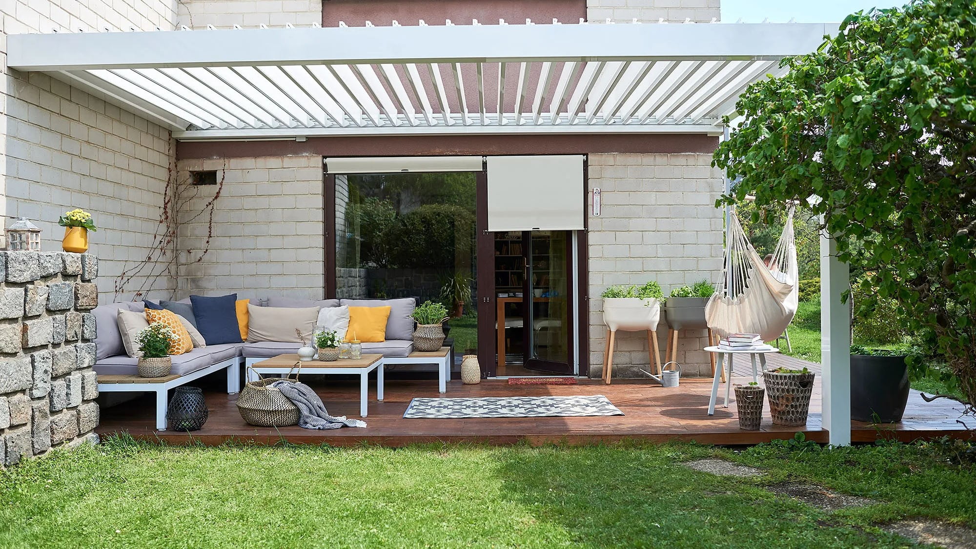 Prilikom opremanja terase vodite računa o tome kako će se vanjski prostor uklopiti u interijer kuće.
