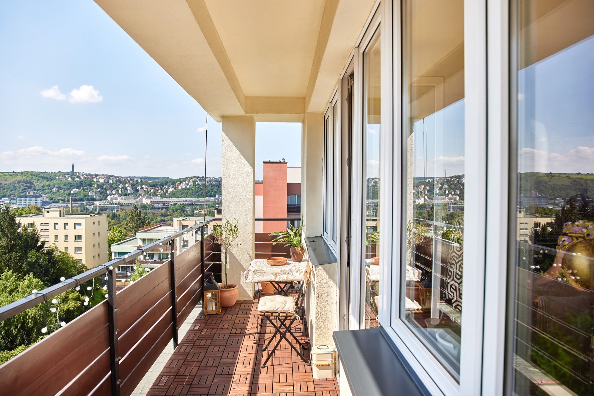 Balkon može biti produžetak kuhinje i dnevnog boravka, pogotovo ljeti.