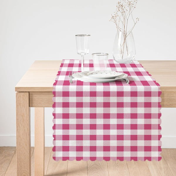 Gaznoga sloja na stolu minimalistički jastuk pokriva ružičastu flanelu, 45 x 140 cm